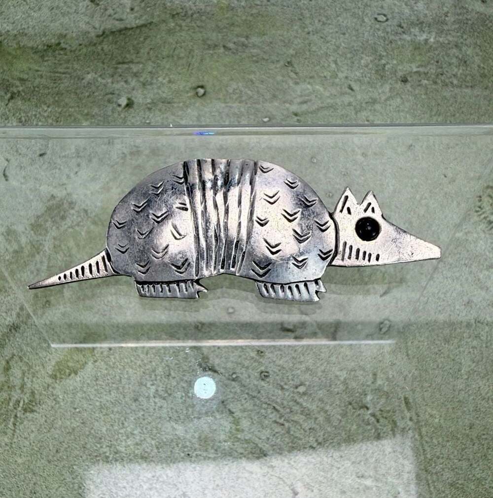 Vintage 1988 JJ Jonette Pewter Armadillo Brooch Pin with Black Stone Eye